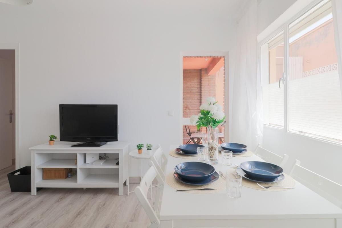 C85 - Brand New 3 Bedroom Apartment By The Center Málaga Extérieur photo